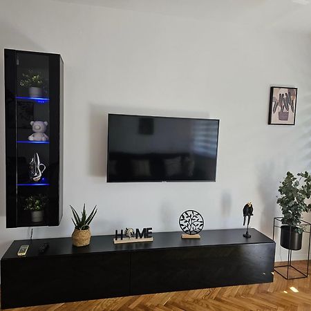 Apartman Laura Karlovac Eksteriør billede
